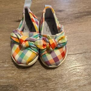 Checkered toms